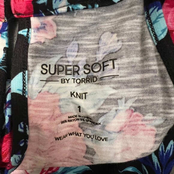 NWT Torrid Babydoll Halter Neck Floral Tank Top Size 1 - Picture 12 of 16